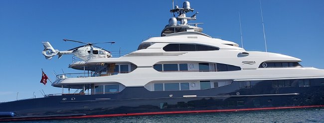 Superyacht Atessa. credits: Filip Frącz, CC BY-SA 2.0, via Wikimedia Commons